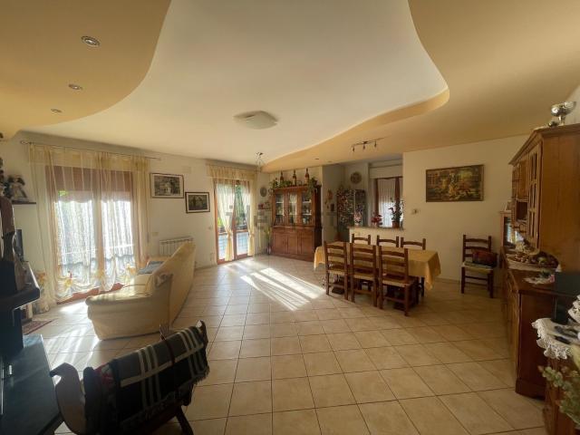Appartamento in vendita di 164 m² in Via dell&apos Arte Tessile, 6