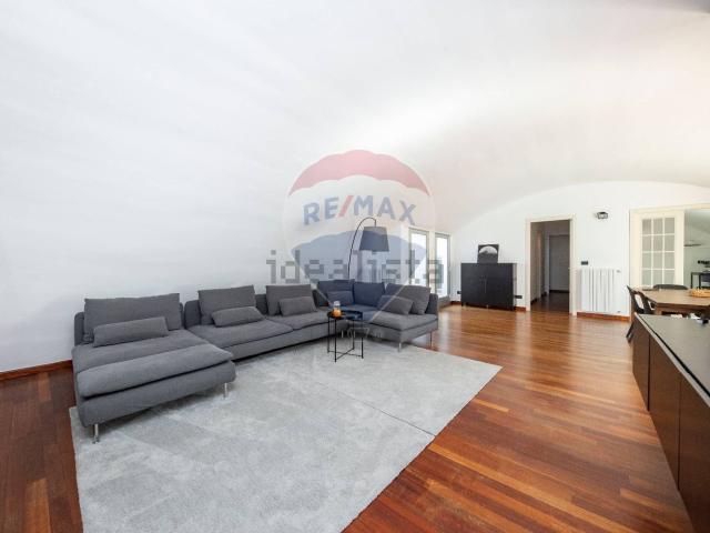 Appartamento in vendita di 164 m² in Via Leonardo da Vinci, 7