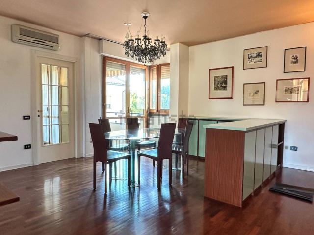 Appartamento in vendita di 164 m² in Via Lucio Accio