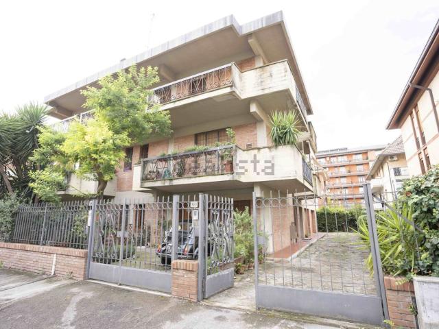 Appartamento in vendita di 164 m² in Via Marche, 68
