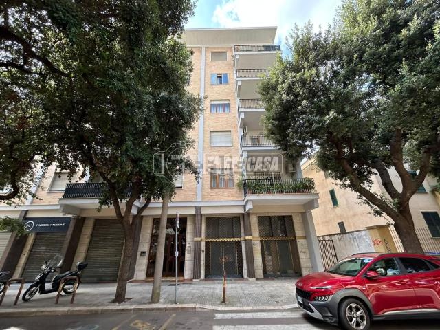 Appartamento in vendita di 164 m² in Via Martiri D&apos Otranto, 14