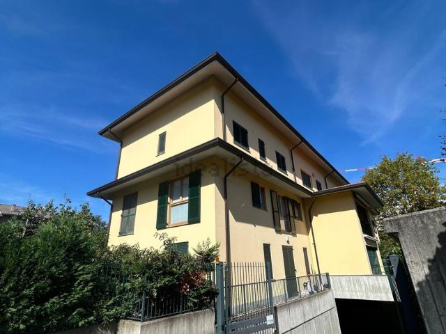 Appartamento in vendita di 164 m² in Via N. Paganini, 33