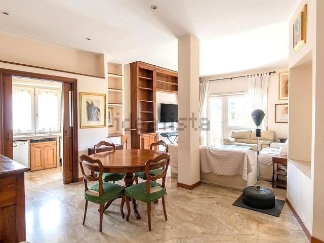 Appartamento in vendita di 164 m² in Via Nostra Signora di Lourdes, 135