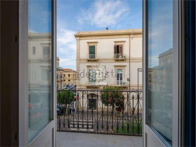 Appartamento in vendita di 164 m² in Via Senatore Giuseppe Maielli, 2