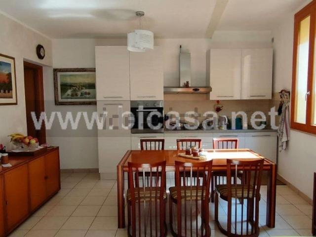 Appartamento in vendita di 164 m² in Via Varese