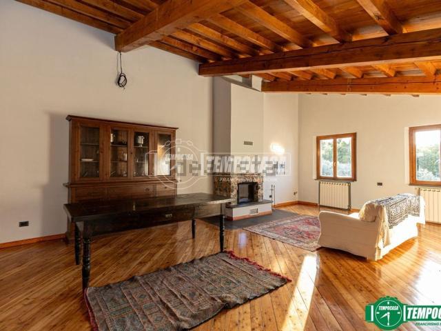 Appartamento in vendita di 164 m² in Località Monti Branzi, 16
