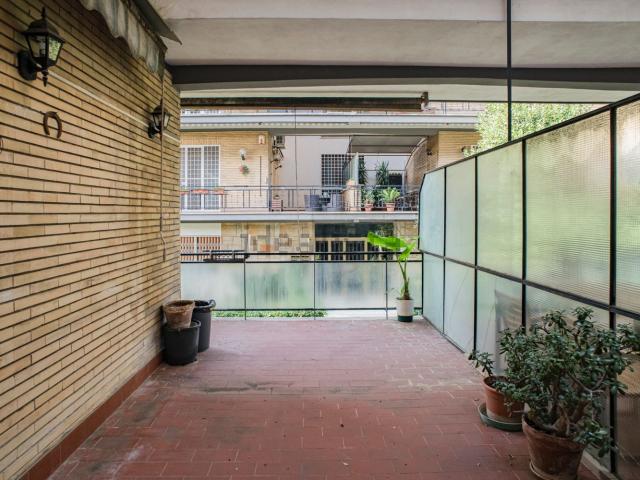 Appartamento in vendita di 165 m² in Via Casal Saraceno