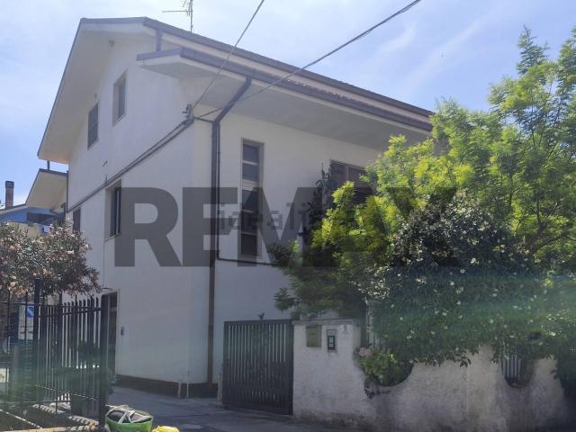 Appartamento in vendita di 165 m² in Via Custoza, 13