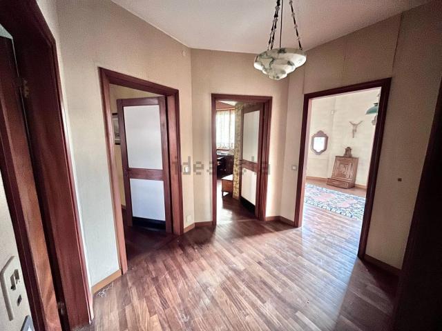 Appartamento in vendita di 165 m² in Via Alcide de Gasperi