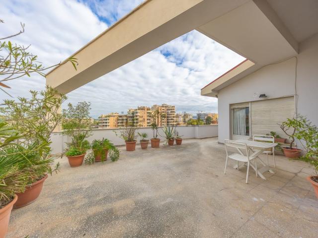 Appartamento in vendita di 165 m² in Via Gaspara Stampa, 147