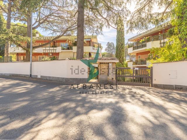 Appartamento in vendita di 165 m² in Via Giulio Galli