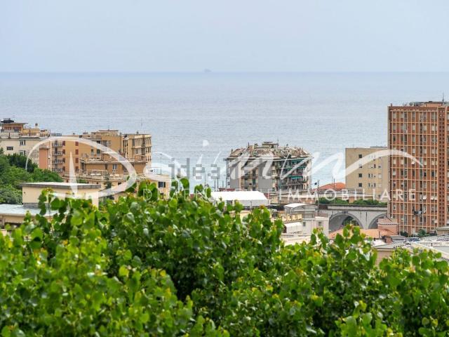 Appartamento in vendita di 165 m² in Via Giulio Tanini