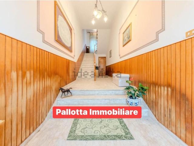 Appartamento in vendita di 165 m² in Via Giuseppe Garibaldi, 54