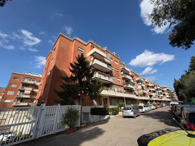 Appartamento in vendita di 165 m² in Via Giovanni Papini