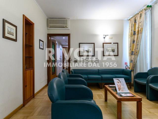 Appartamento in vendita di 165 m² in Via Domenico Chelini