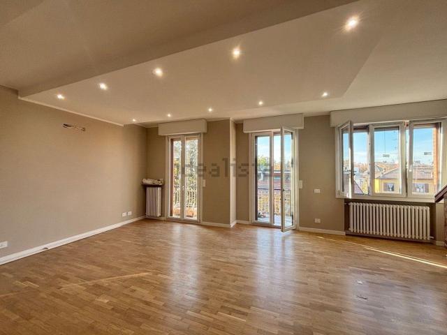 Appartamento in vendita di 165 m² in Via Daria Malaguzzi