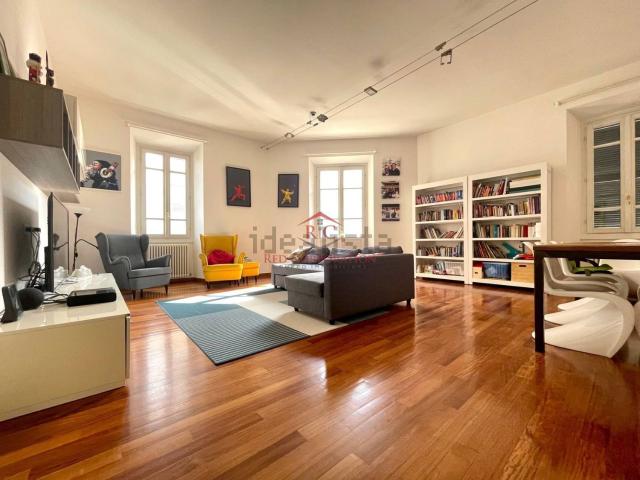 Appartamento in vendita di 165 m² in Via del Battaglione Toscano, 1