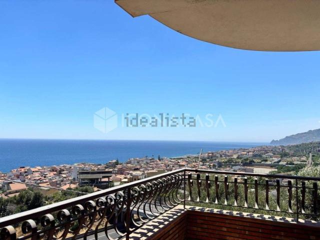 Appartamento in vendita di 165 m² in Via delle Mimose, 27