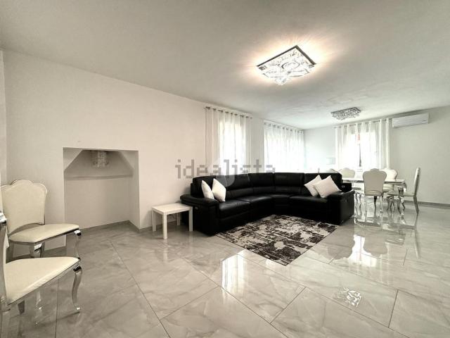 Appartamento in vendita di 165 m² in Via delle Rive, 120