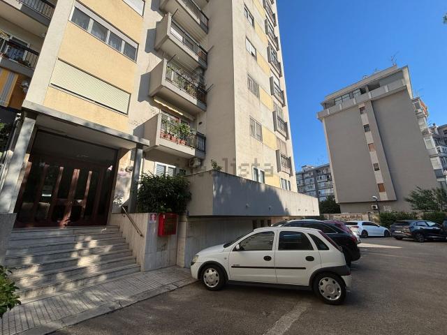 Appartamento in vendita di 165 m² in Via Lazio, 111