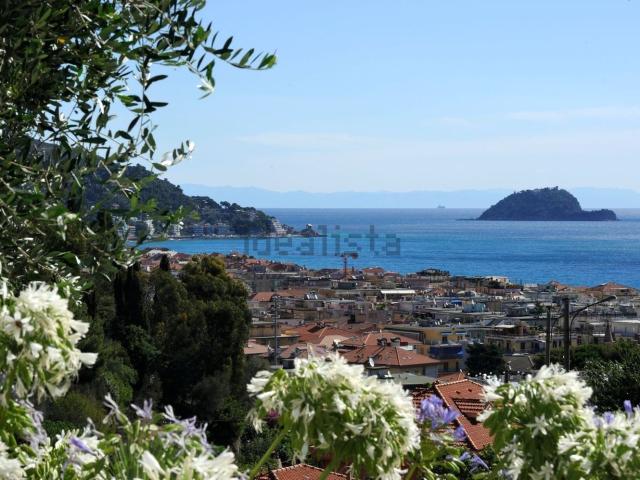 Appartamento in vendita di 165 m² in Via Luigi Borri