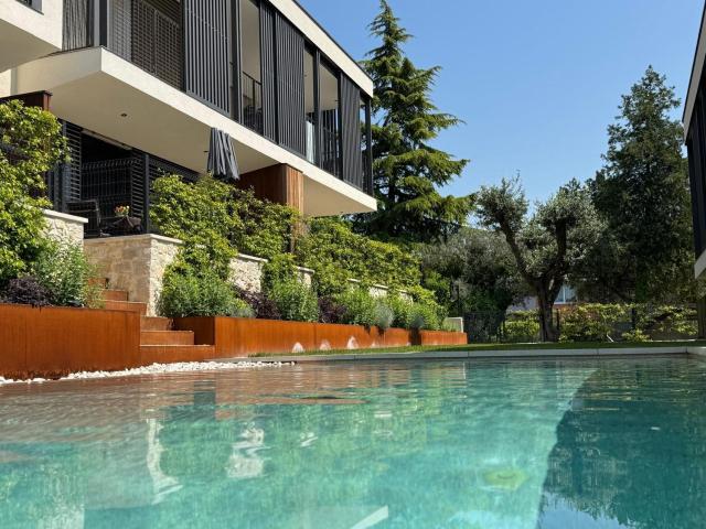 Appartamento in vendita di 165 m² in Via Monte Baldo, 77