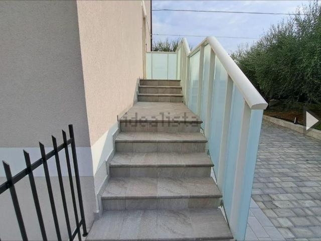 Appartamento in vendita di 165 m² in Via Martiri Ungheresi