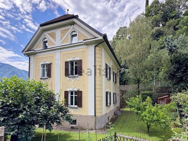 Appartamento in vendita di 165 m² in Via Miramonti Reichrieglerweg, 2