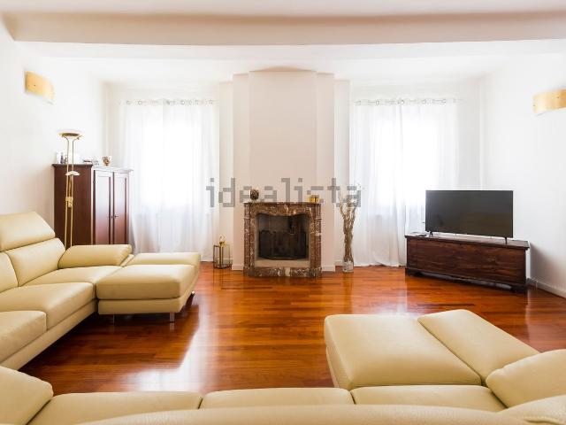 Appartamento in vendita di 165 m² in Via Nazario Sauro