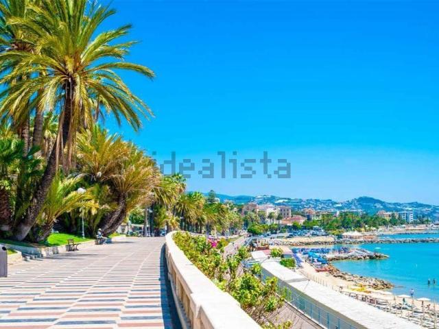 Appartamento in vendita di 165 m² in Via Nuvoloni
