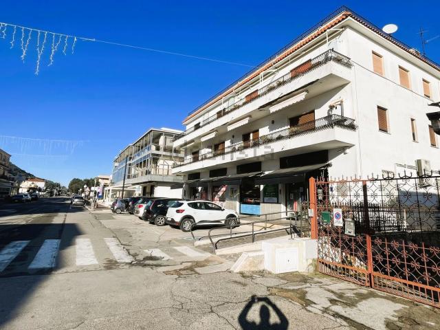 Appartamento in vendita di 165 m² in Via Sabaudia, 34