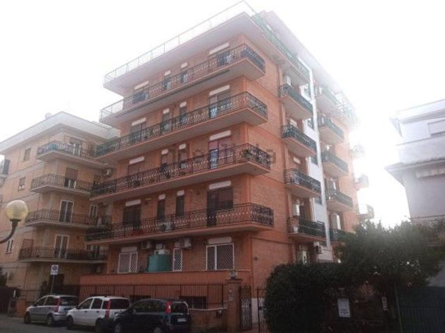 Appartamento in vendita di 165 m² in Via San Gimignano, 52