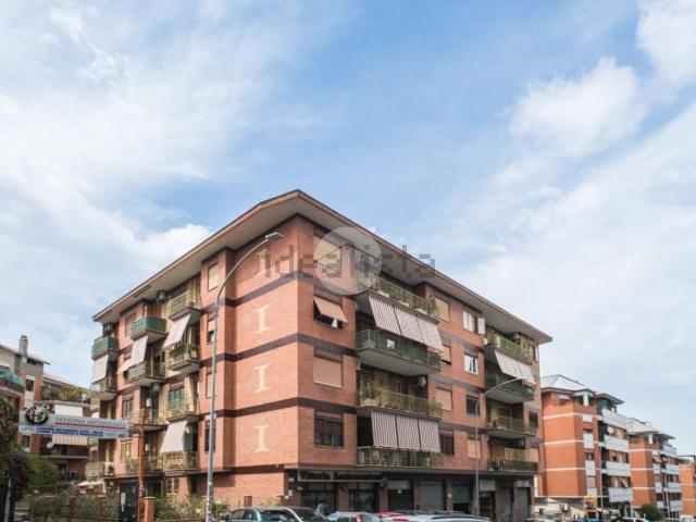 Appartamento in vendita di 165 m² in Via Pio Foà, 100