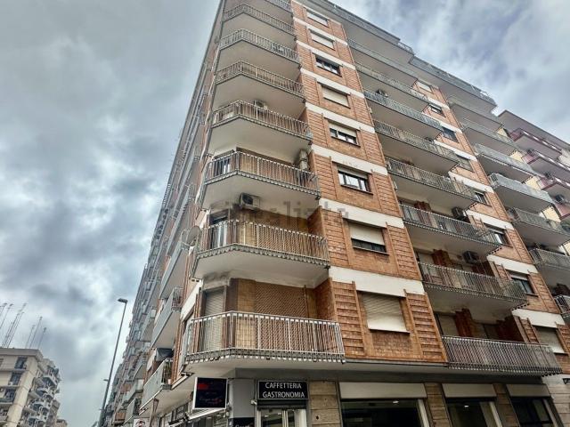 Appartamento in vendita di 165 m² in Via Ugo De Carolis, 18
