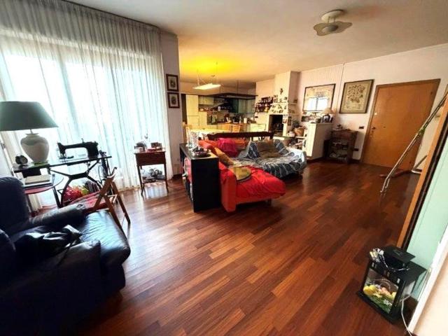 Appartamento in vendita di 165 m² in Via Zegalara, 21