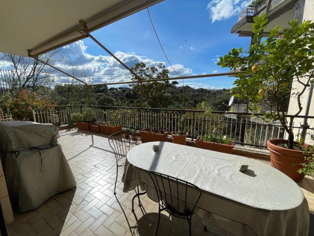 Appartamento in vendita di 165 m² in Viale Cortina d&apos Ampezzo, 210