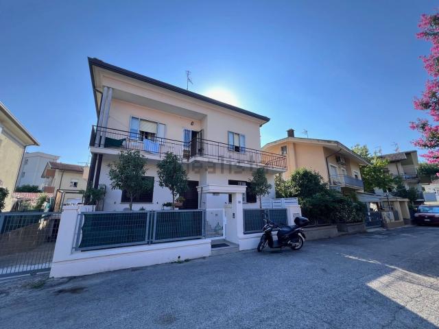 Appartamento in vendita di 165 m² in Viale Livorno, 6