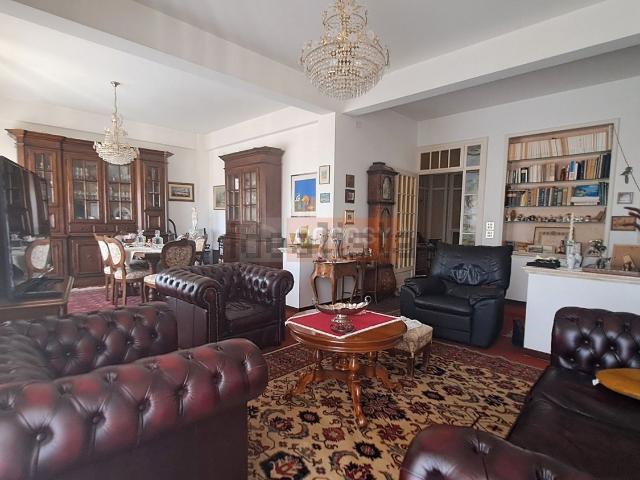 Appartamento in vendita di 165 m² in Viale Martiri della Libertà