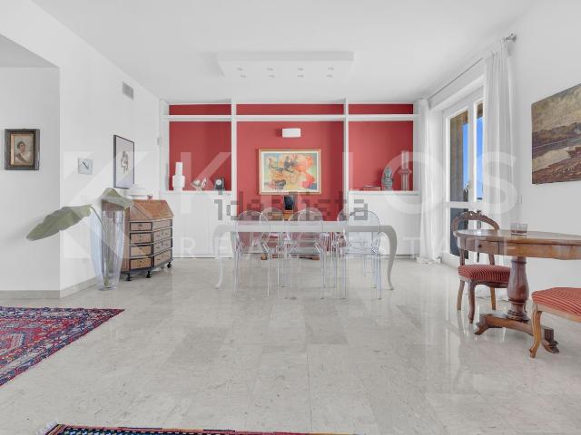 Appartamento in vendita di 165 m² in Viale Romagna, 14