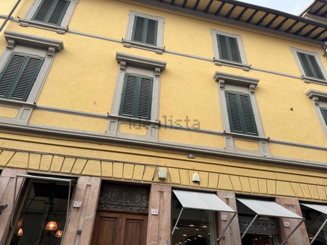 Appartamento in vendita di 165 m² in Corso Giosuè Carducci, 46