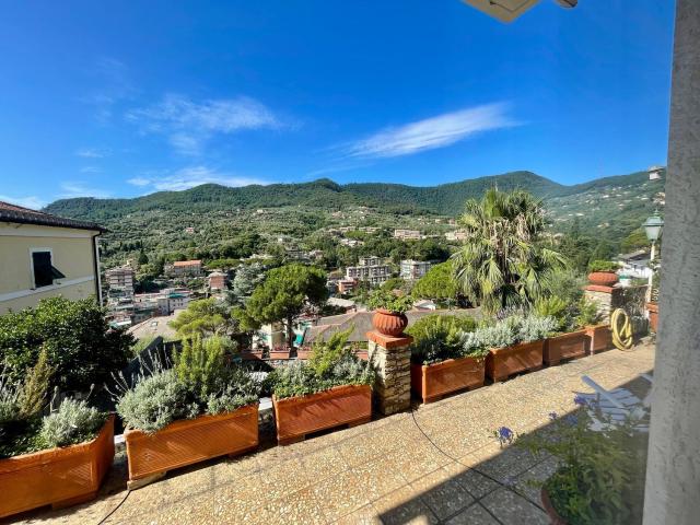 Appartamento in vendita di 166 m² in Via Crosa dell&apos Oro, 23