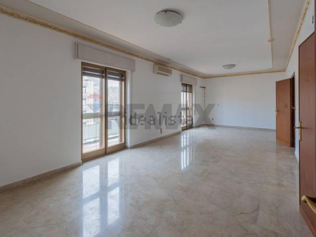 Appartamento in vendita di 166 m² in Via Ammiraglio Rizzo, 76