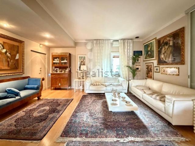 Appartamento in vendita di 166 m² in Via Adige