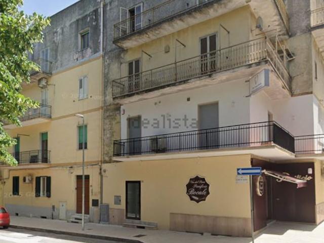 Appartamento in vendita di 166 m² in Via Alcide de Gasperi, 25