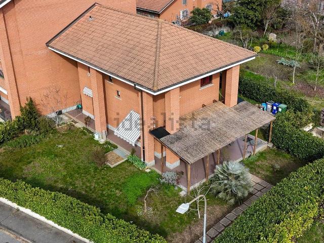 Appartamento in vendita di 166 m² in Via Aldo Moro, 11