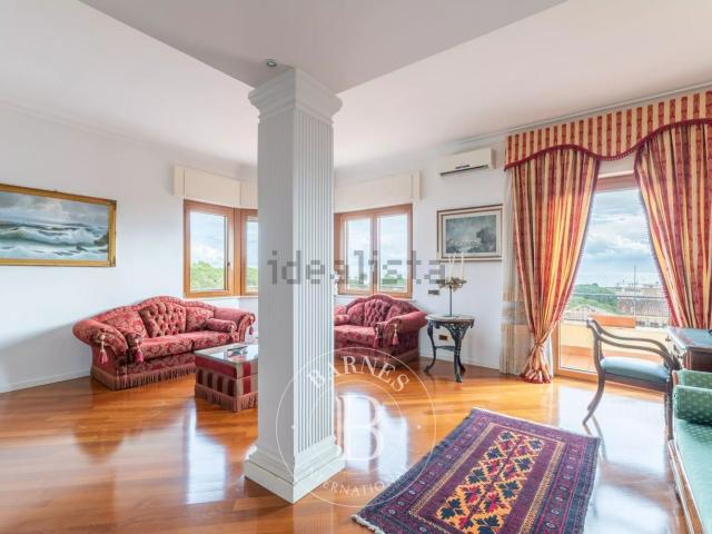 Appartamento in vendita di 166 m² in Via Aurelia