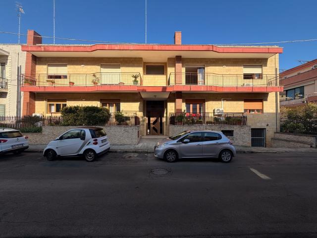 Appartamento in vendita di 166 m² in Via Giangiacomo Lazari, 14