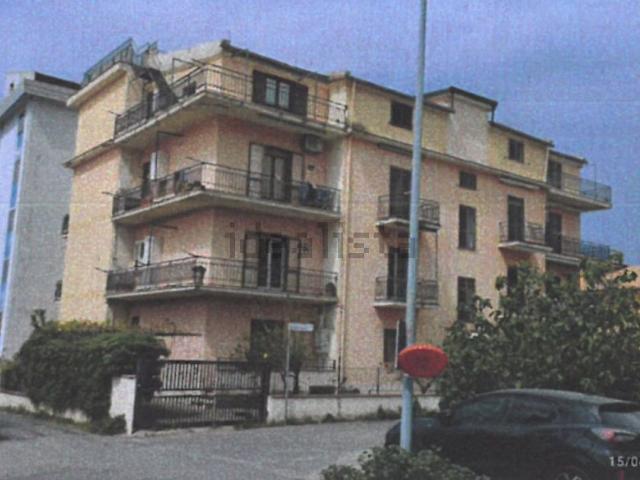Appartamento in vendita di 166 m² in Via Delle Zagare