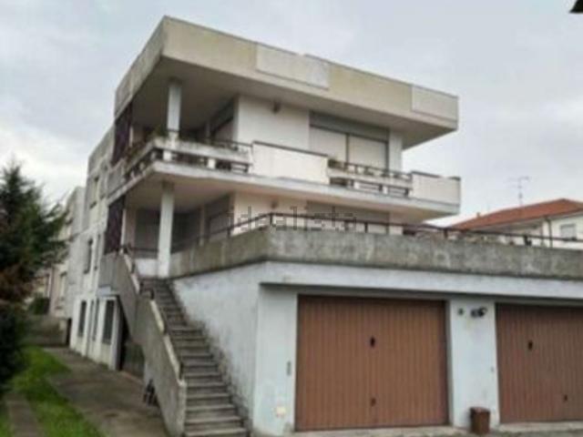 Appartamento in vendita di 166 m² in Via Francesco Rossi, 38