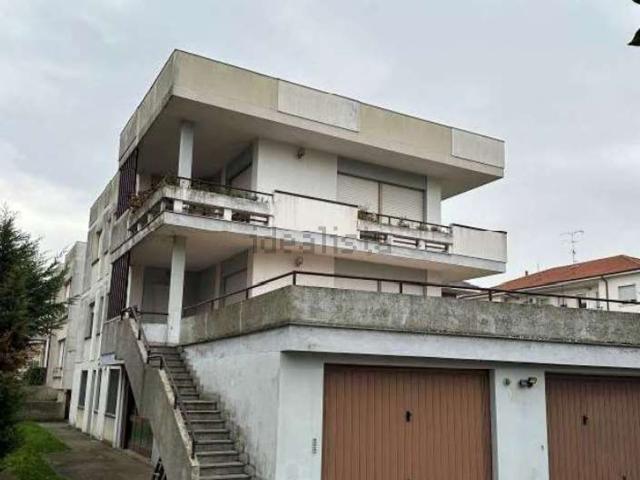 Appartamento in vendita di 166 m² in Via Francesco Rossi, 38